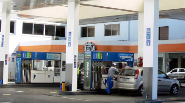 YPF aplicó otro aumento en el precio de los combustibles