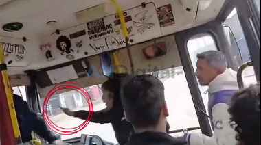 ¿Tanto por un boleto?”: No pudo viajar gratis y quiso apuñalar al colectivero en Merlo