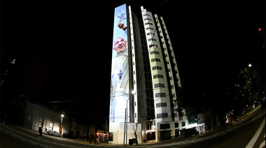 Alak inauguró “el mural más grande del mundo” en honor al Papa Francisco