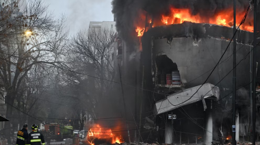 Comienza la demolición del edificio incendiado en Diagonal 77