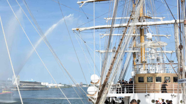 Ámsterdam recibió a la Fragata Libertad
