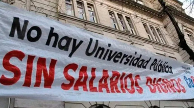 En medio del paro, el Gobierno anunció de apuro un aumento para docentes universitarios