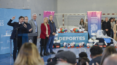 En campaña, Kicillof y Magario convocaron a “frenar la motosierra de Milei”