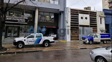 Conmoción en La Plata: Un hombre se arrojó al vacío del edificio de Federación Patronal