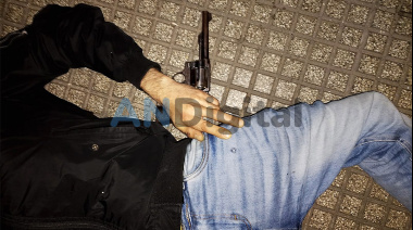 Intentó robarle el arma a un policía en La Boca y acabó muerto