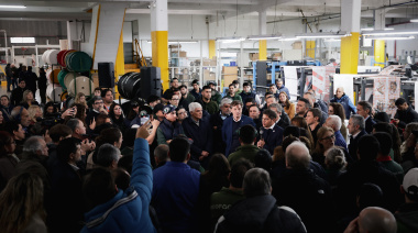Kicillof sumó el respaldo de trabajadores y empresarios PyMEs en la recta final de la campaña