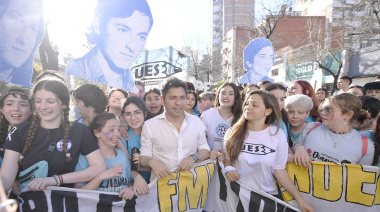 Kicillof dijo presente en una nueva marcha para conmemorar la Noche de los Lápices