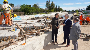 Alak y Katopodis supervisaron el avance del puente del Arroyo El Gato
