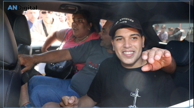 Thiago Medina recibió el alta médica y salió caminando del hospital