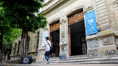 Expulsaron al alumno tras la feroz pelea que terminó con una preceptora herida en La Plata