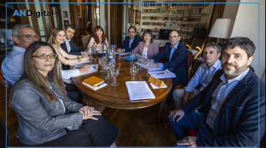 Tras una polémica foto, la Justicia restringió las visitas a Cristina en su departamento