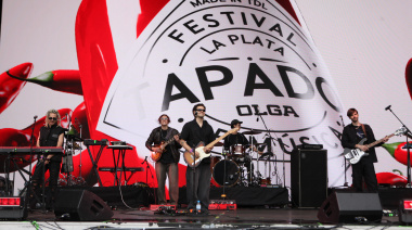 Festival de OLGA en Plaza Moreno con miles de personas y una grilla explosiva