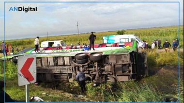 Tragedia en Ruta 2: volcó un micro y hay al menos dos muertos