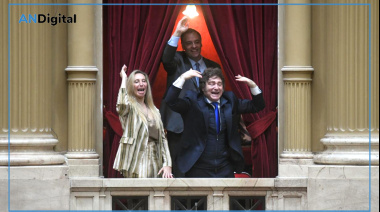 Exultante, Milei siguió de cerca la jura de los nuevos diputados