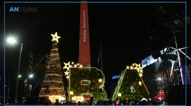 La Ciudad “encendió” el espíritu navideño frente al Obelisco