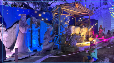 Bendición del pesebre municipal y encendido del árbol en La Plata