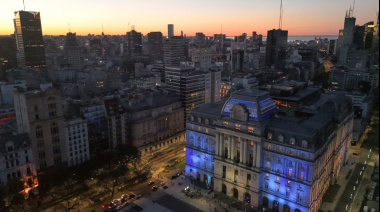 Murió un empleado del Palacio Libertad tras ser acusado de espiar y grabar a niñas en los camarines