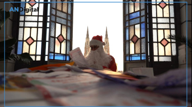 De Finlandia a La Plata: Papá Noel leyó las cartas recibidas en el Palacio