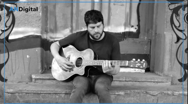 Barrio sí, colonia no: ‘El Cara’ Graciosi despide el año en formato acústico