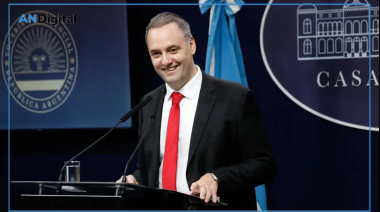 Reelecciones indefinidas: Adorni cargó contra la “delirante” idea de Kicillof