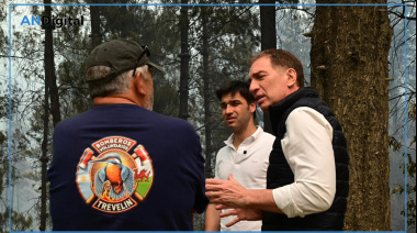 Santilli recorrió zonas afectadas por los incendios en Chubut