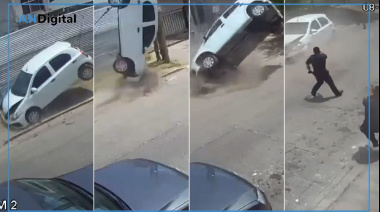 Robaron un auto en Merlo, los tiroteó la policía y hasta volcaron: Igual escaparon