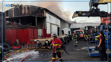 Alarma y tensión en La Boca por un galpón que ardió en llamas