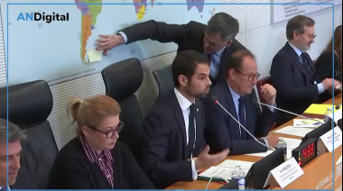 El embajador en Francia frenó una charla porque en un mapa las Malvinas eran británicas