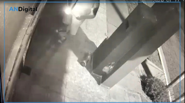 Lomas de Zamora: incendió el almacén de su competencia, quedó filmado y marchó preso