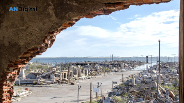 El agua mala, crónicas de Epecuén y las casas hundidas