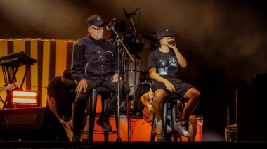 León Gieco y Trueno unieron generaciones al cantar “Tierra Zanta” en el Cosquín Rock 2026