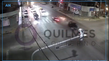 Policía de la Ciudad cruzó un semáforo en rojo y provocó un choque múltiple en Quilmes
