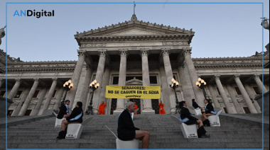 Inodoros en el Congreso: “Senadores, no se caguen en el agua”