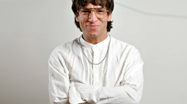 Joaquín Levinton apareció en un bar porteño, cantó un clásico de Turf y el video explotó en redes