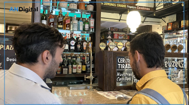 Por menos grupos de WhatsApp y más barra de la esquina