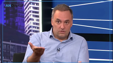 Adorni se defendió por el oneroso paseo de su esposa: “Fue un error, no un delito”