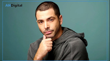 Nazareno Casero protagonizará la versión local de “Bebé Reno”