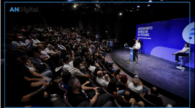 Kicillof encabezó un acto en CABA y llamó terminar con los “20 años de macrismo”