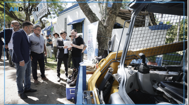Kicillof inauguró la nueva red de agua potable en la Isla Martín García