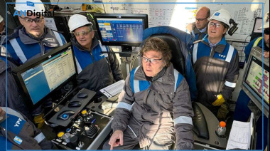 Kicillof: “Milei se disfraza con el mameluco de YPF, pero nunca la defendió”