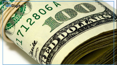 La mayoría de los dólares que entran van al colchón