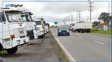 Escala el paro de transportistas: bloqueos en rutas y puertos por el fracaso en la negociación de tarifas