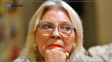 Elisa Carrió apuntó contra Manuel Adorni: “Es una corrupción de Almodóvar, es lo más bizarro que vi”