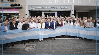 Axel Kicillof se unió a los intendentes para exigir la reactivación de la obra pública y el cese de los recortes