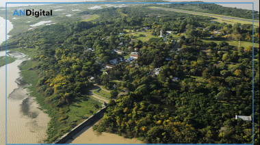 Pasear por la Isla Martín García, la historia se duerme entre ceibales