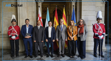 Axel Kicillof refuerza su perfil internacional en España y analiza la hoja de ruta opositora hacia 2027