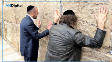 Milei arrancó su tercera visita a Israel en el Muro de los Lamentos