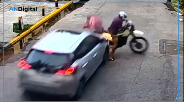 Accidente en Tigre: un delivery frenó de golpe y un auto se lo llevó puesto en Tigre
