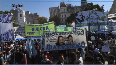 La CGT copó Plaza de Mayo con duras críticas a Milei pero esquivó el anuncio de un nuevo paro general