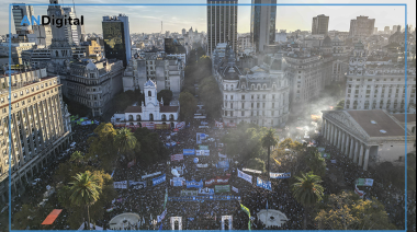 Multitudinaria marcha universitaria: una marea humana colmó Plaza de Mayo contra el ajuste